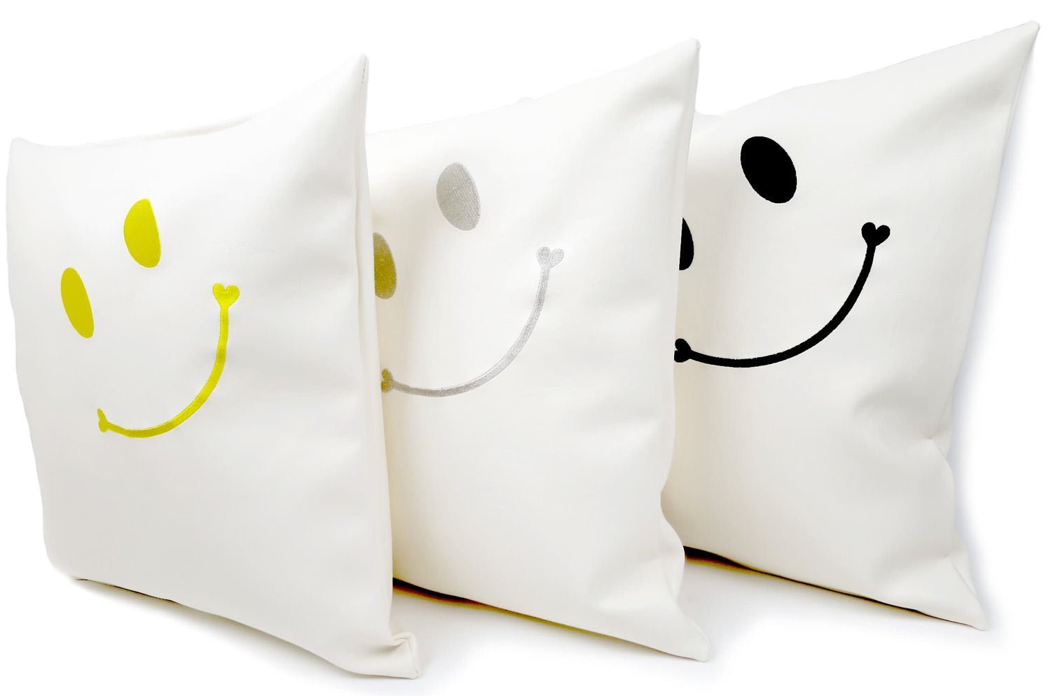 The Smile スマイル キュートブラックスマイル 『ニコフェイス®』刺繍クッションカバー ホワイト 45×45cm - HOUSE OF JAPAN Shop