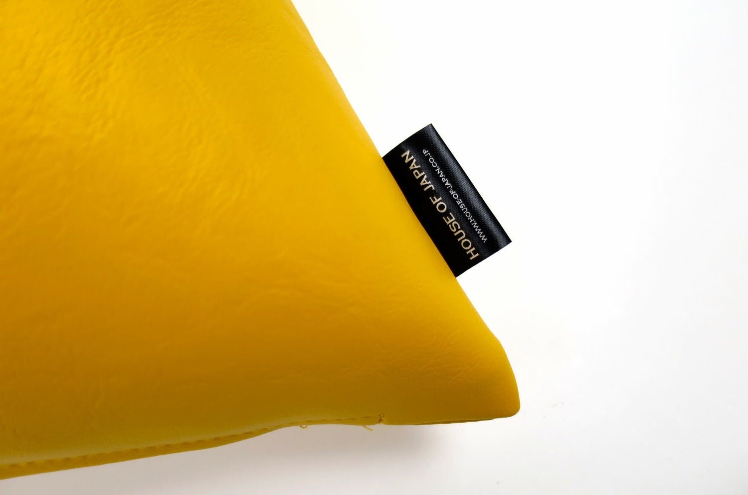 The Smile スマイル キュートブラックスマイル 『ニコフェイス®』刺繍クッションカバー イエロー 45×45cm - HOUSE OF JAPAN Shop