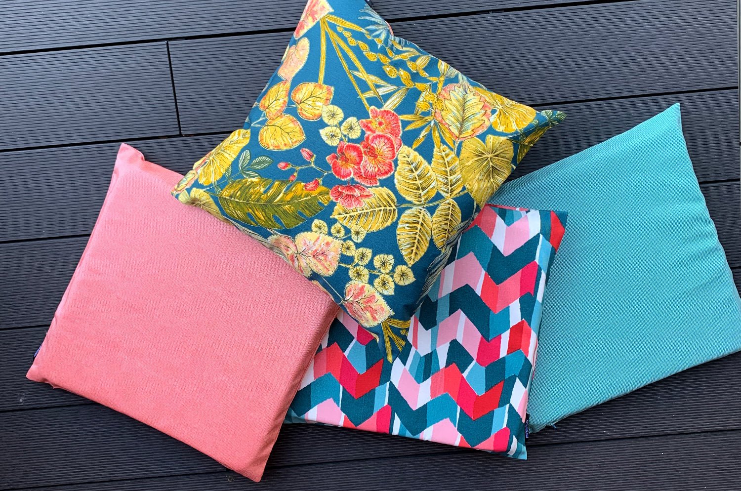 The Spark アウトドア&インドア 撥水 シートクッション (コーラル) 45cm角 中材付 - HOUSE OF JAPAN Shop