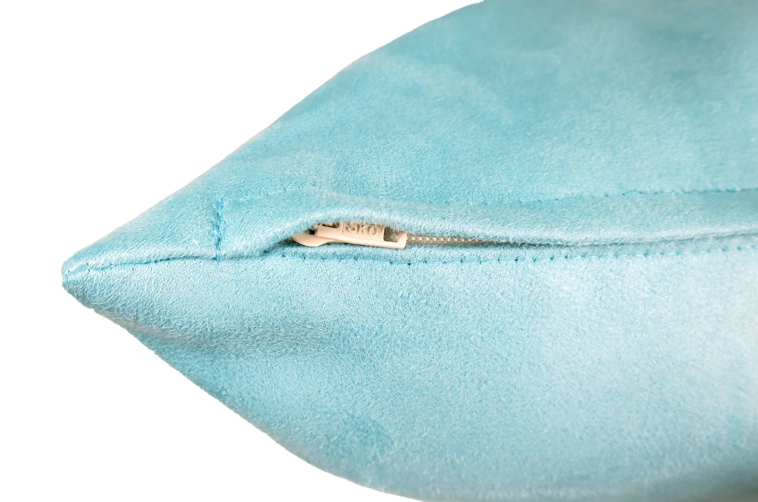 The Sueback スペイン製シャイニースエード クッション (ベイビーブルー) 45×30cm 中材付 - HOUSE OF JAPAN Shop
