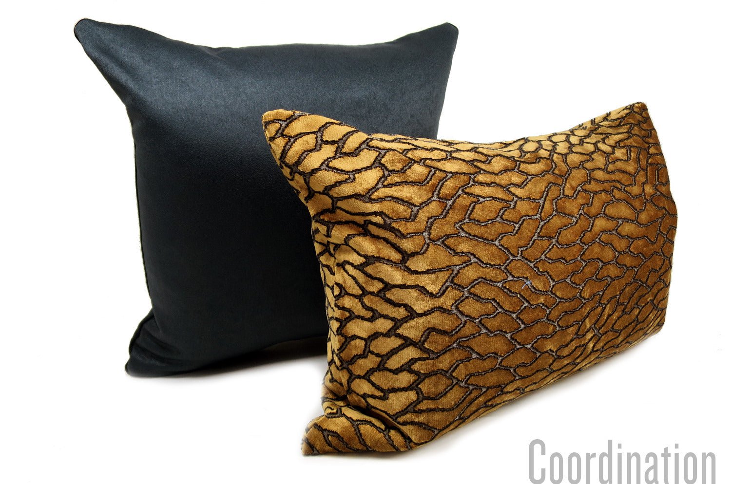 The Sueback スエード調パイピング付クッションカバー ミッドナイト 45×45cm - HOUSE OF JAPAN Shop