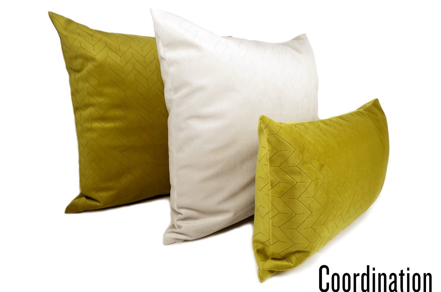 The Sulfur Yellow スペイン製起毛スエード調クッション サルファ―イエロー 50×30cm 中材付 - HOUSE OF JAPAN Shop