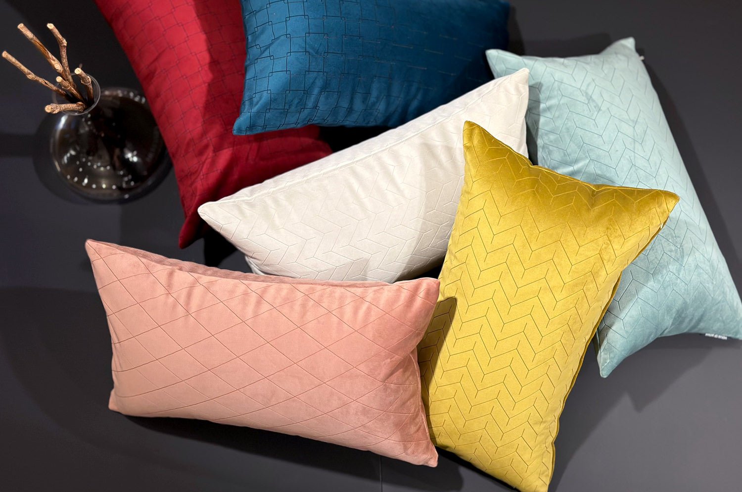 The Sulfur Yellow スペイン製起毛スエード調クッション サルファ―イエロー 50×30cm 中材付 - HOUSE OF JAPAN Shop