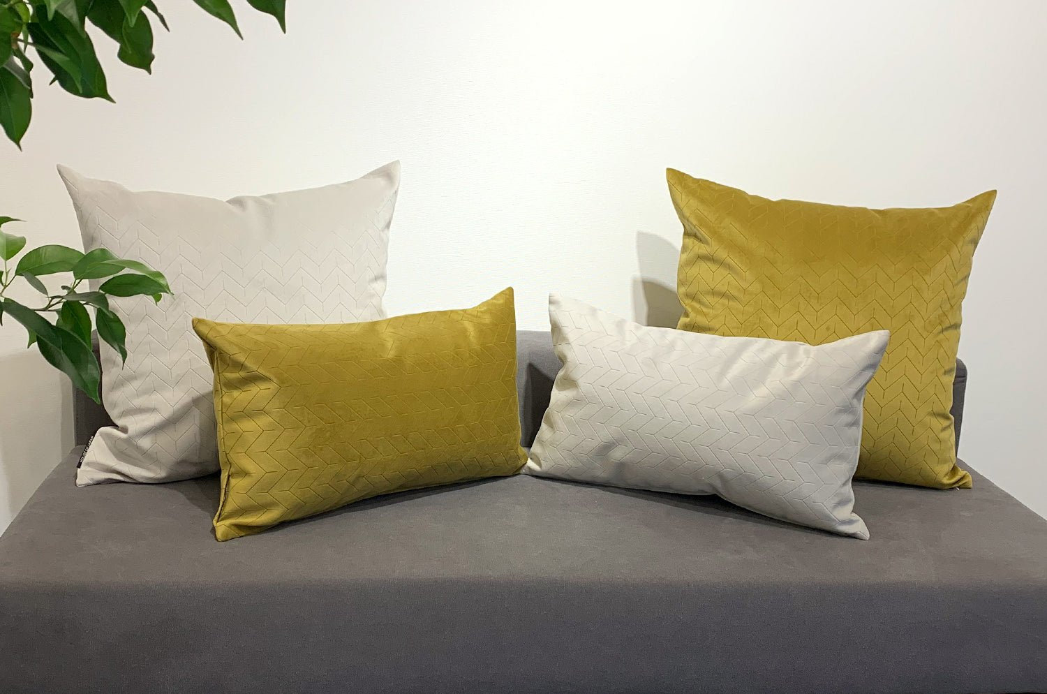 The Sulfur Yellowスペイン製起毛スエード調クッションカバー サルファーイエロー 50×50cm - HOUSE OF JAPAN Shop