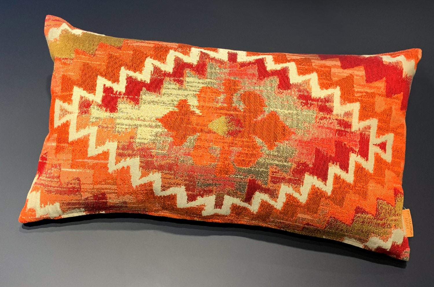 The Swaffer Nomad ノマド クッション Orange soil 58×32cm 中材付 - HOUSE OF JAPAN Shop