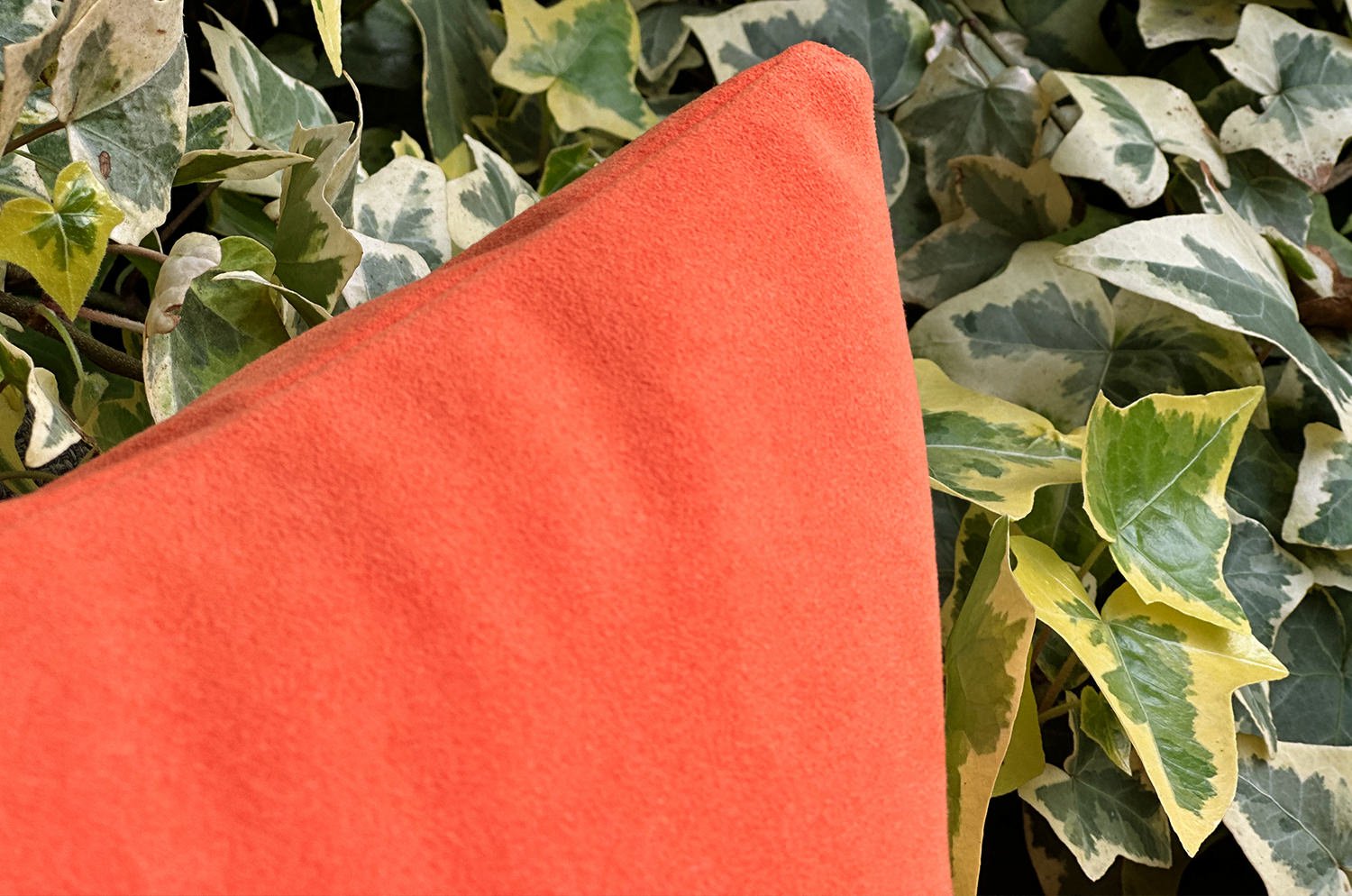 The Ultrasuede ウルトラスエード®︎HP クッション (オレンジ) 45×30cm 中材付 - HOUSE OF JAPAN Shop