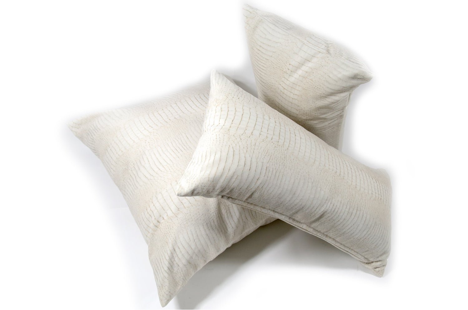 The White Crocodile スペイン製起毛スエードタッチ ホワイトクロコ柄クッション 50×30cm 中材付 - HOUSE OF JAPAN Shop