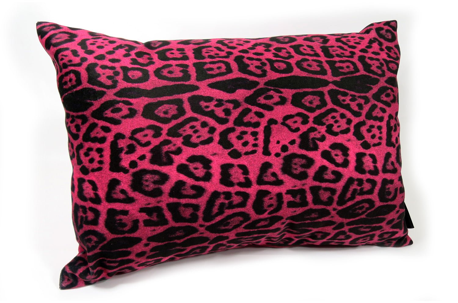 The Wine Leopard スペイン製起毛スエードタッチヒョウ柄クッション ワイン 50×35cm 中材付 - HOUSE OF JAPAN Shop