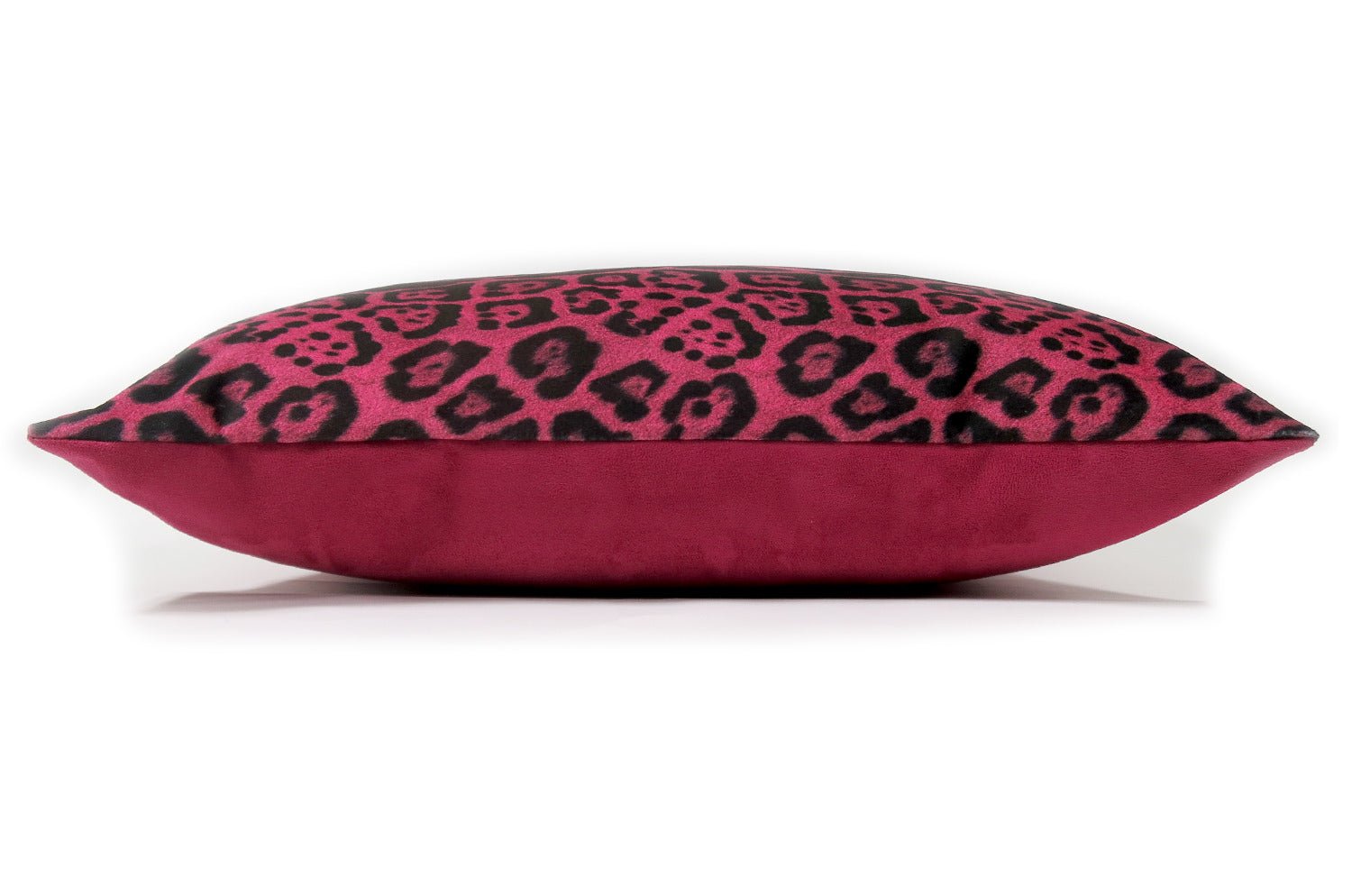 The Wine Leopard スペイン製起毛スエードタッチヒョウ柄クッション ワイン 50×35cm 中材付 - HOUSE OF JAPAN Shop