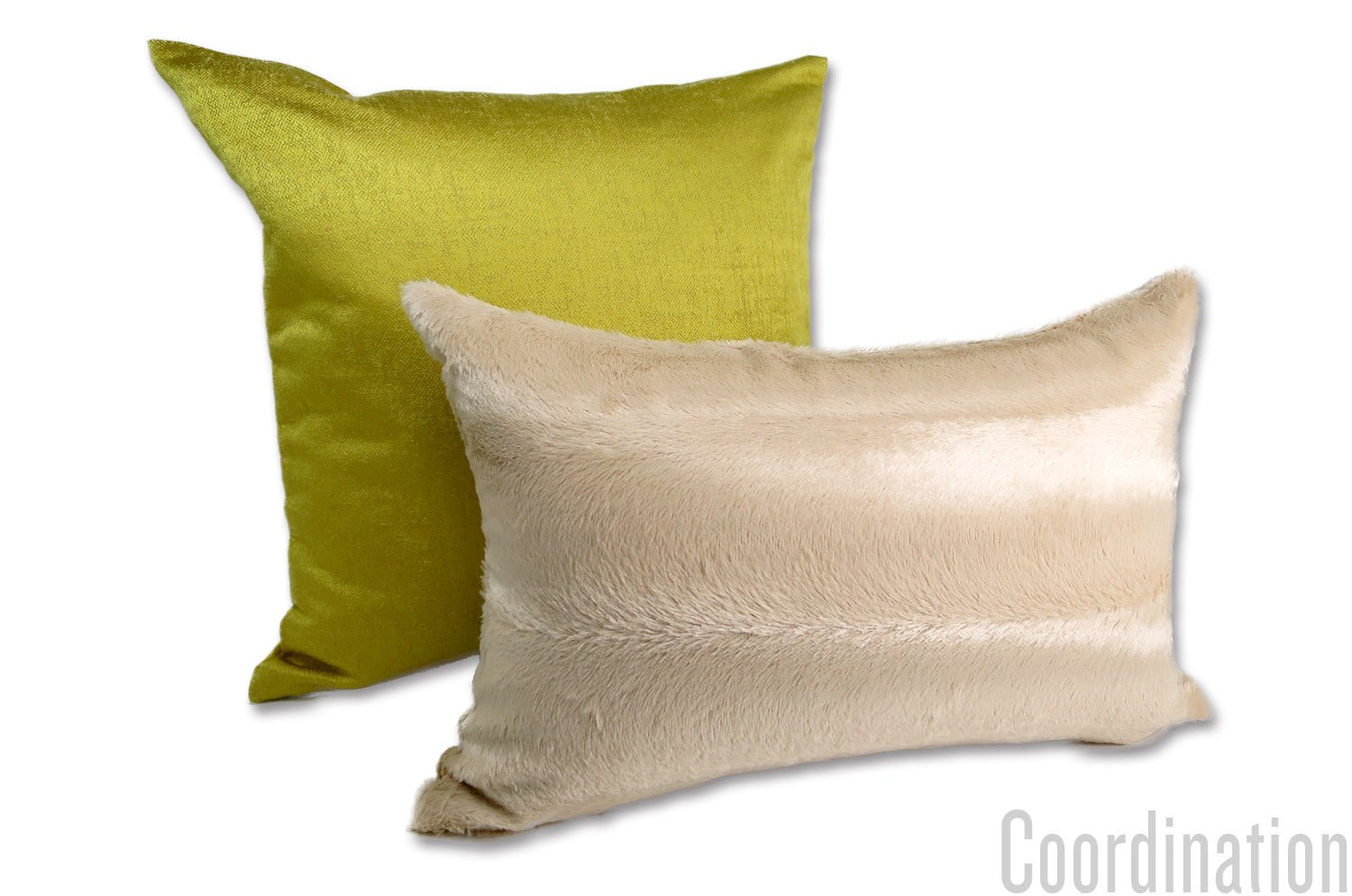 The Wolf 至極の手触りレーヨンエコファー クッション (エクリュベージュ) 45×30cm 中材付 - HOUSE OF JAPAN Shop