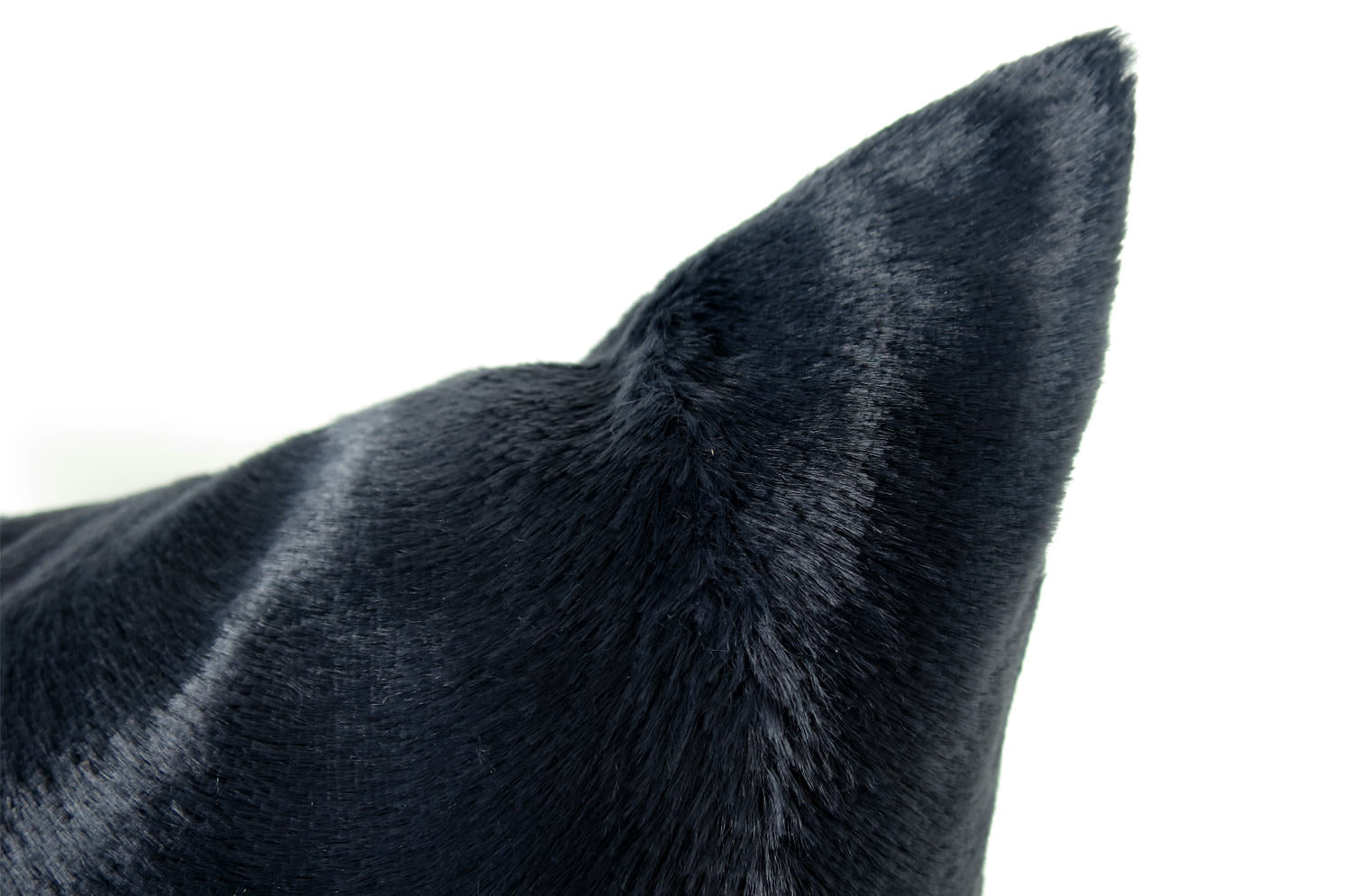 The Wolf 至極の手触りレーヨンエコファー クッション (チャコールグレー) 45×30cm 中材付 - HOUSE OF JAPAN Shop