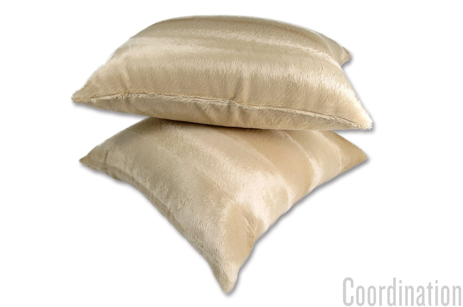 The Wolf 至極の手触りレーヨンエコファー クッション (エクリュベージュ) 45×30cm 中材付 - HOUSE OF JAPAN Shop