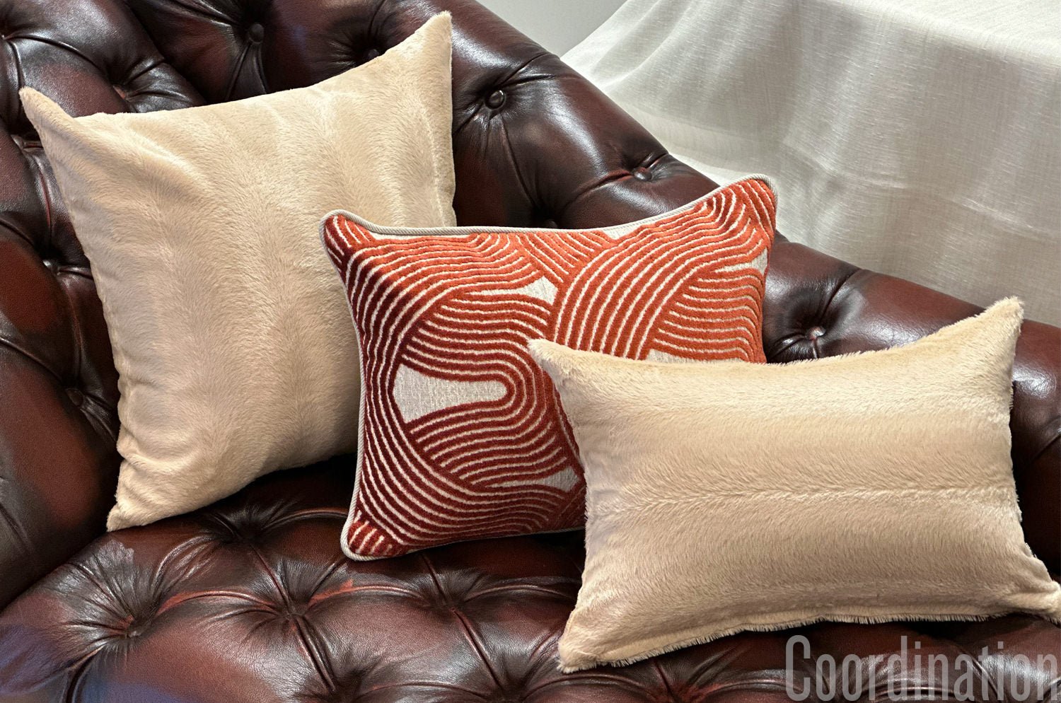 The Wolf 至極の手触りレーヨンエコファー クッションカバー (エクリュベージュ) 45×45cm - HOUSE OF JAPAN Shop