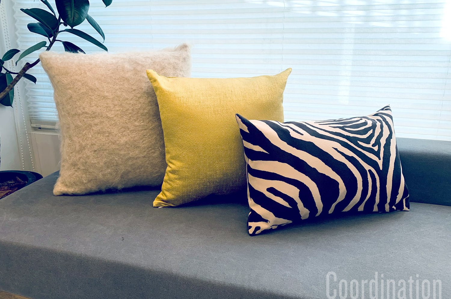 The Zebra スペイン製 起毛スエード調 ゼブラ柄クッション ブラウン 50×32cm 中材付 - HOUSE OF JAPAN Shop