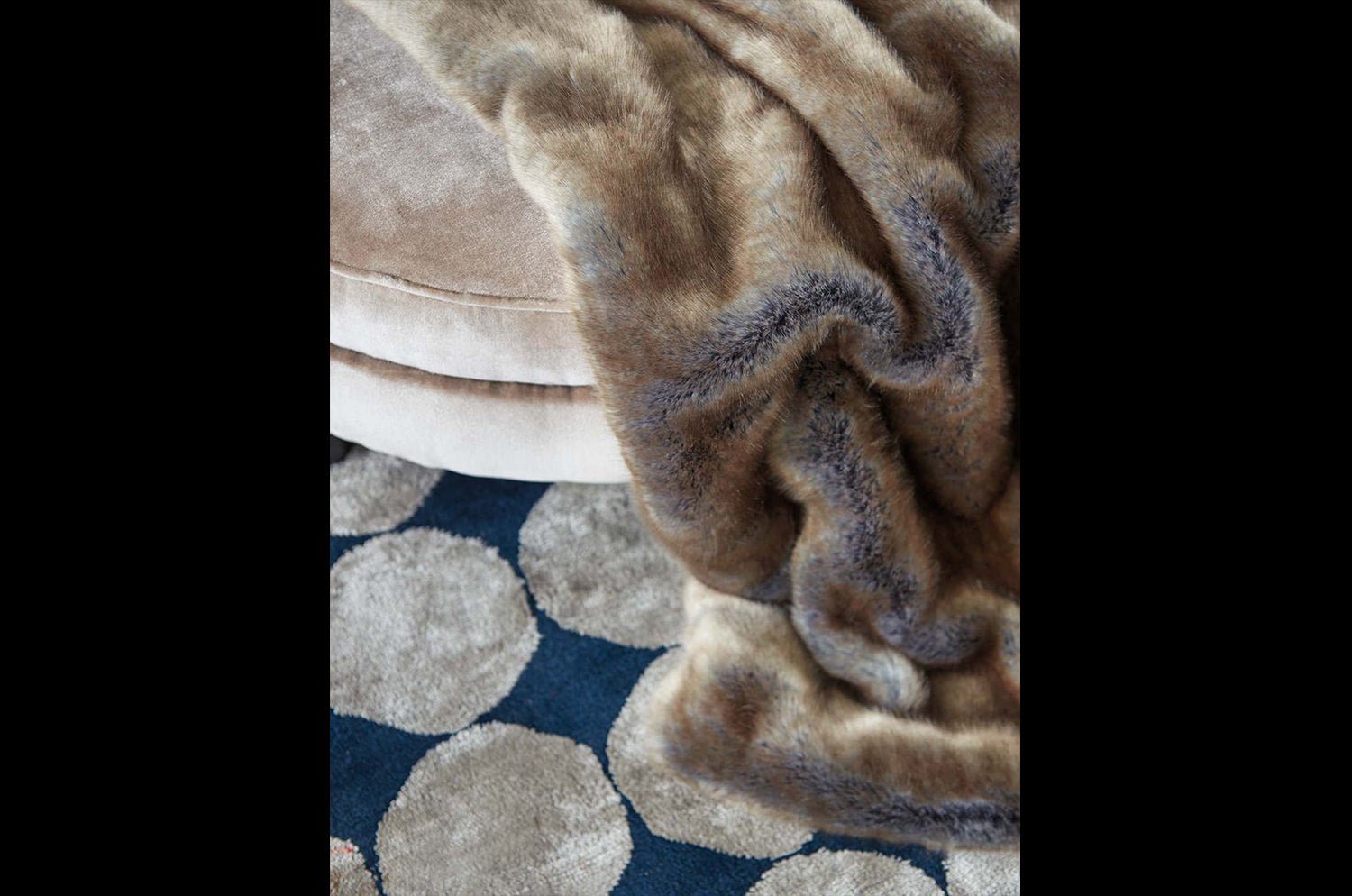 【海外取寄品】zinc(ジンク) Blue Fox クッション 50x50cm 中材付 - HOUSE OF JAPAN Shop