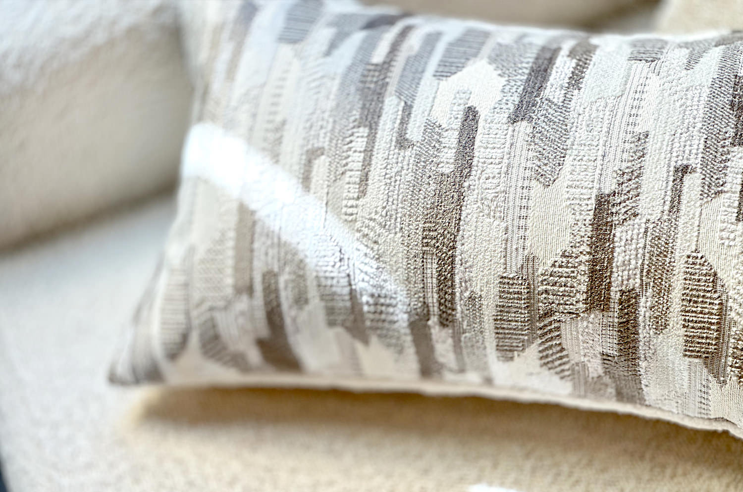 空間が一瞬で整う3点コーディネートセット！【空間を格上げする、洗練のグレージュ】(中材付) - HOUSE OF JAPAN Shop