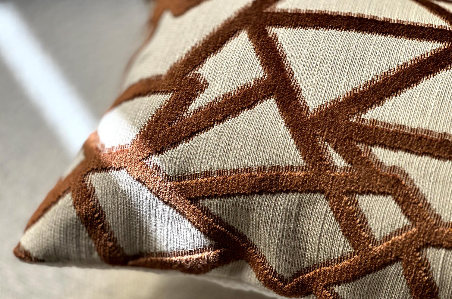 空間が一瞬で整う3点コーディネートセット！【チョコレートブラウンで整う、上質なぬくもり】(中材付) - HOUSE OF JAPAN Shop