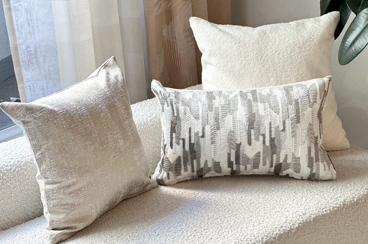 空間が一瞬で整う3点コーディネートセット！【空間を格上げする、洗練のグレージュ】(中材付) - HOUSE OF JAPAN Shop