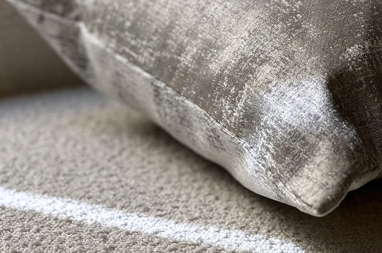 空間が一瞬で整う3点コーディネートセット！【海外テキスタイルが魅せる、ピーコックグリーン】(中材付) - HOUSE OF JAPAN Shop