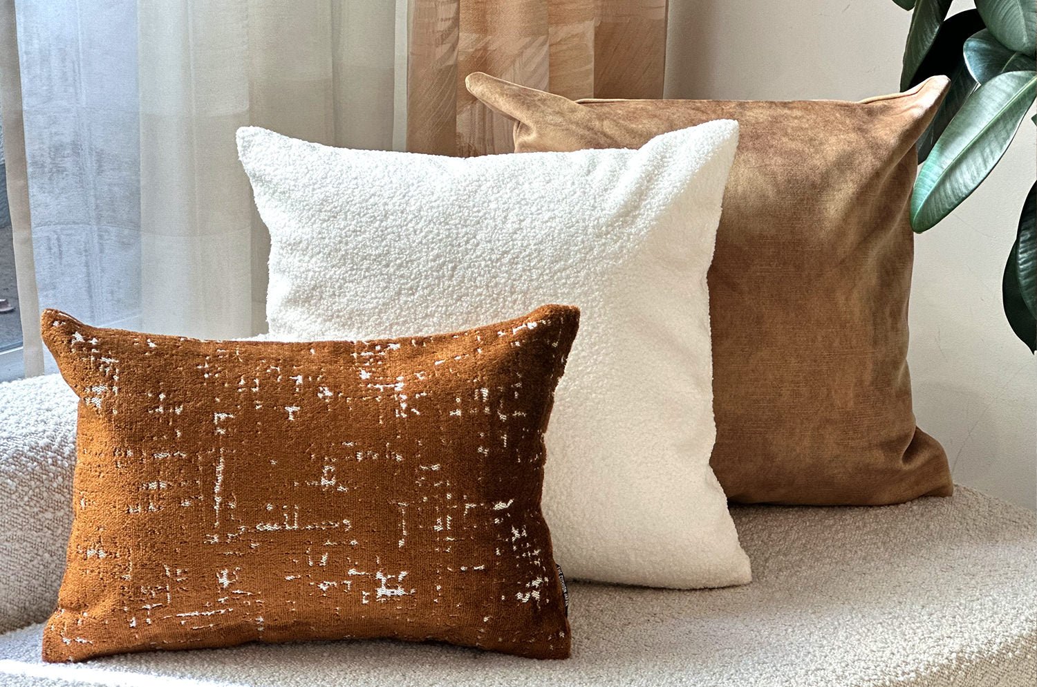 空間が一瞬で整う3点コーディネートセット！【ホテルライク 。大人のブロンズカラーミックス】(中材付) - HOUSE OF JAPAN Shop