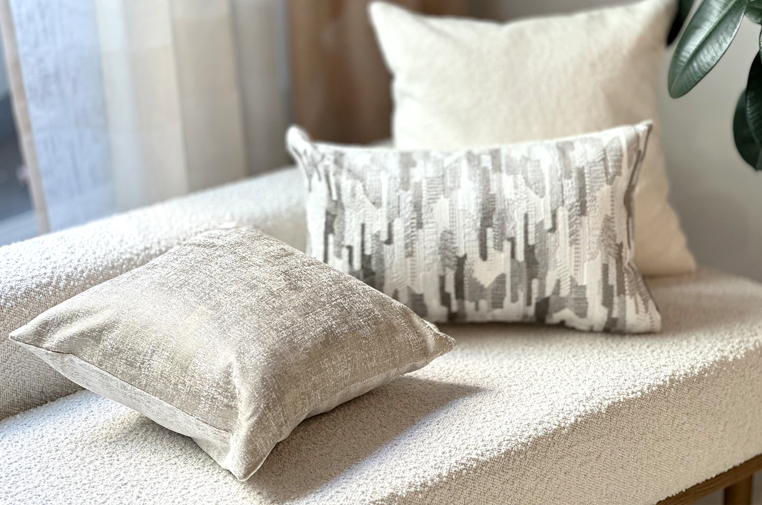 空間が一瞬で整う3点コーディネートセット！【空間を格上げする、洗練のグレージュ】(中材付) - HOUSE OF JAPAN Shop