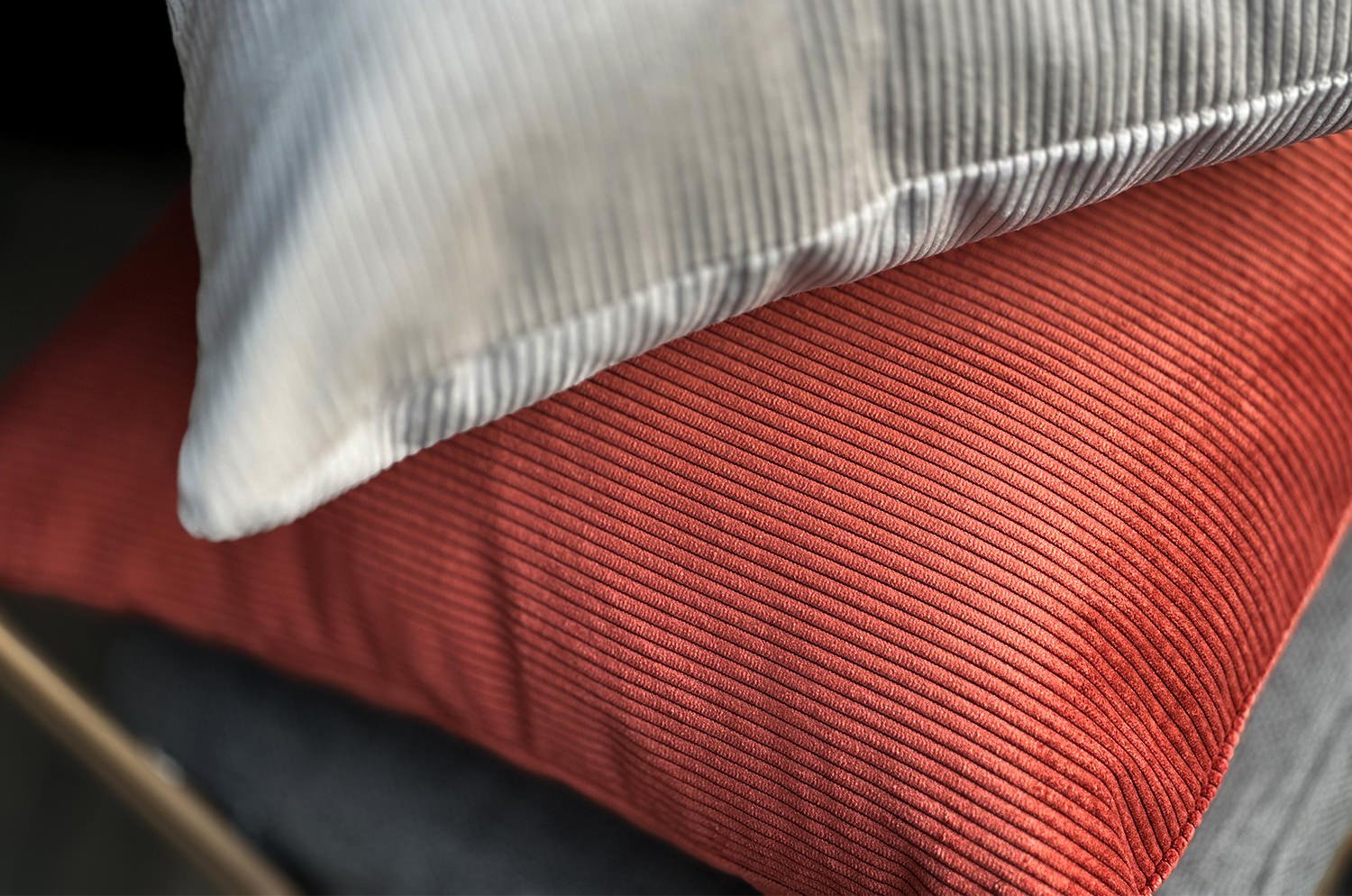 なめらかコーデュロイ クッション (レディッシュブラウン) 45×30cm 中材付 - HOUSE OF JAPAN Shop
