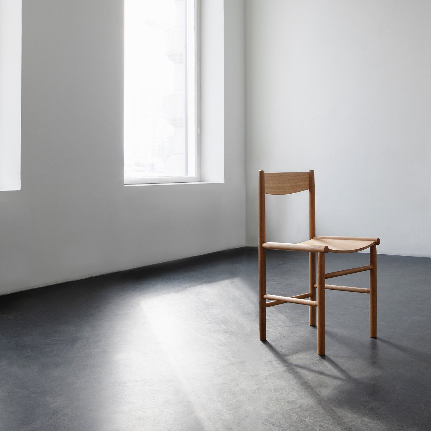 AKADEMIA アカデミア チェア (Warm Oak)｜NIKARI - HOUSE OF JAPAN Shop