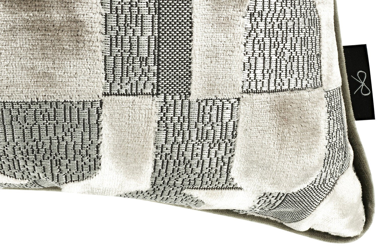 【海外取寄品】BLACK edition(ブラックエディション) Arkose クッション(Pumice) 55x55cm 中材付 - HOUSE OF JAPAN Shop