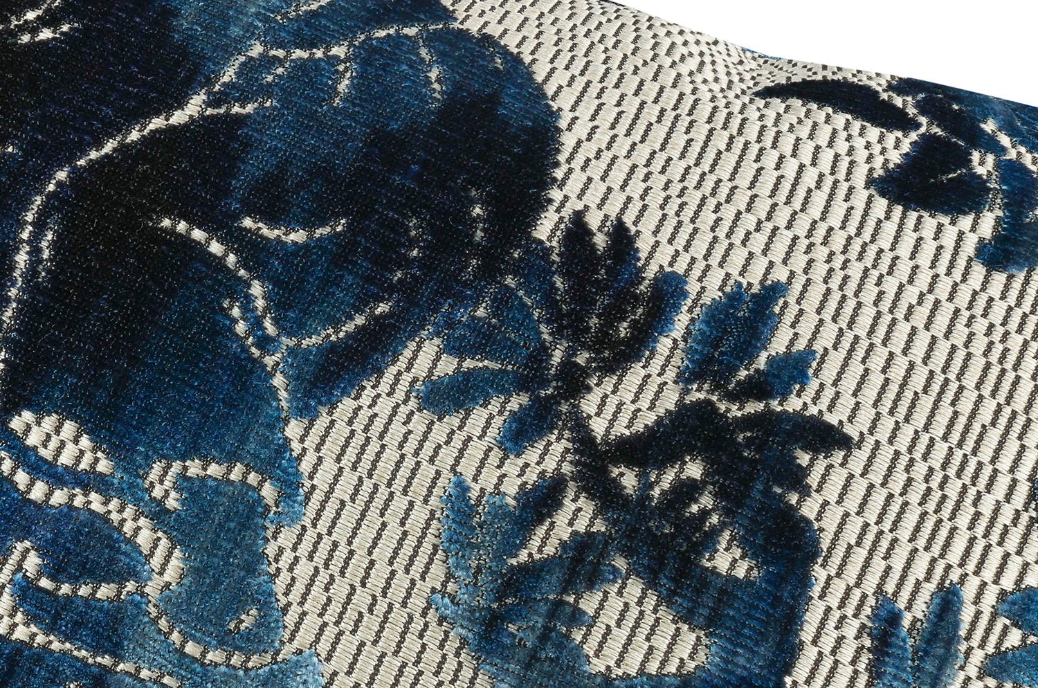 【海外取寄品】BLACK edition(ブラックエディション) Isenzo クッション(Topaz) 55x55cm 中材付 - HOUSE OF JAPAN Shop