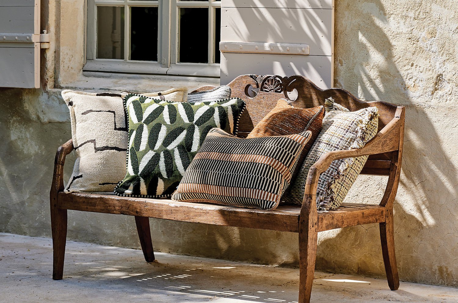 【海外取寄品】BLACK edition(ブラックエディション) Timor Outdoor クッション(Wakame) 55x55cm 中材付 - HOUSE OF JAPAN Shop