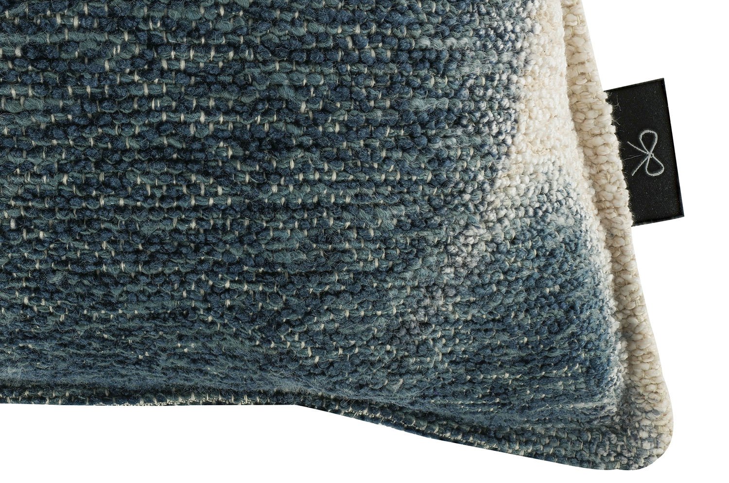 【海外取寄品】BLACK edition(ブラックエディション) Xenia クッション(Orion) 65x65cm 中材付 - HOUSE OF JAPAN Shop