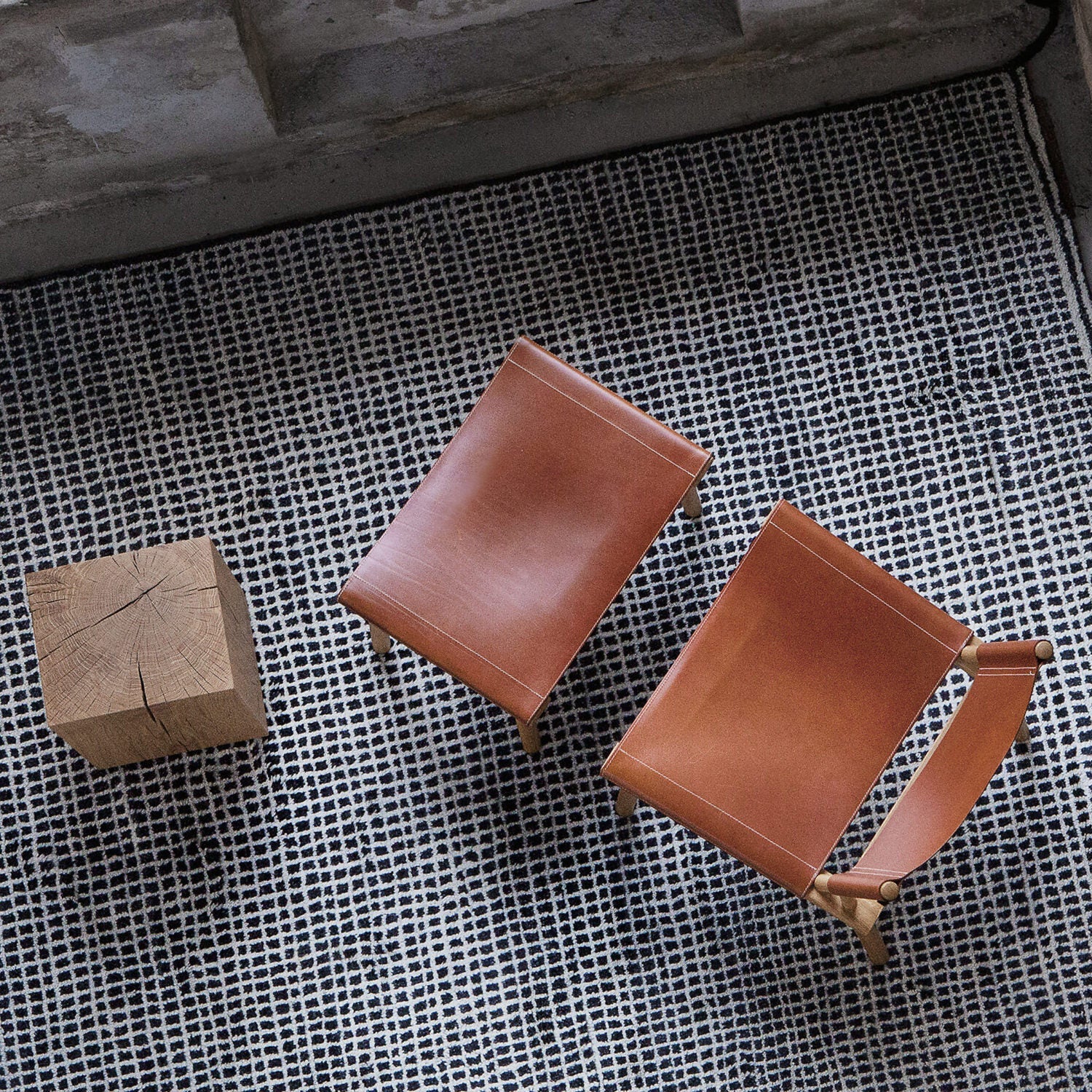 DECEMBER ディセンバーオットマン (Oak) Cognac Leather｜NIKARI - HOUSE OF JAPAN Shop