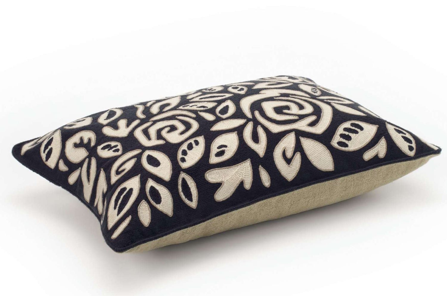 【海外取寄品】ELITIS(エリティス) Aimee クッション(Jais) 55x40cm 中材付 - HOUSE OF JAPAN Shop