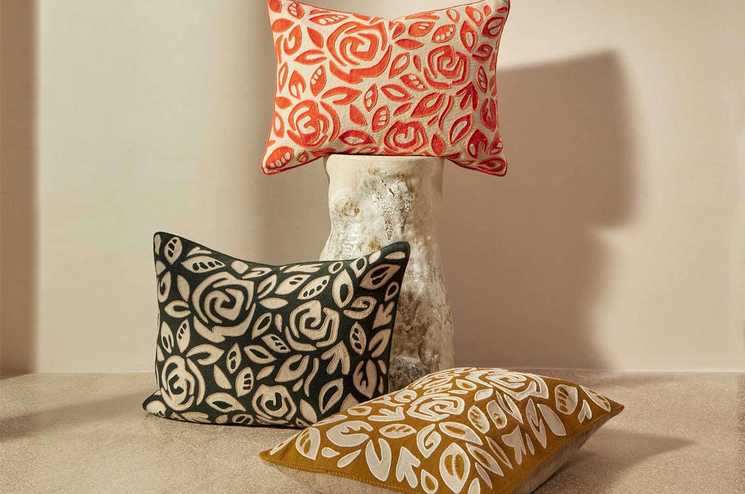 【海外取寄品】ELITIS(エリティス) Aimee クッション(Jais) 55x40cm 中材付 - HOUSE OF JAPAN Shop