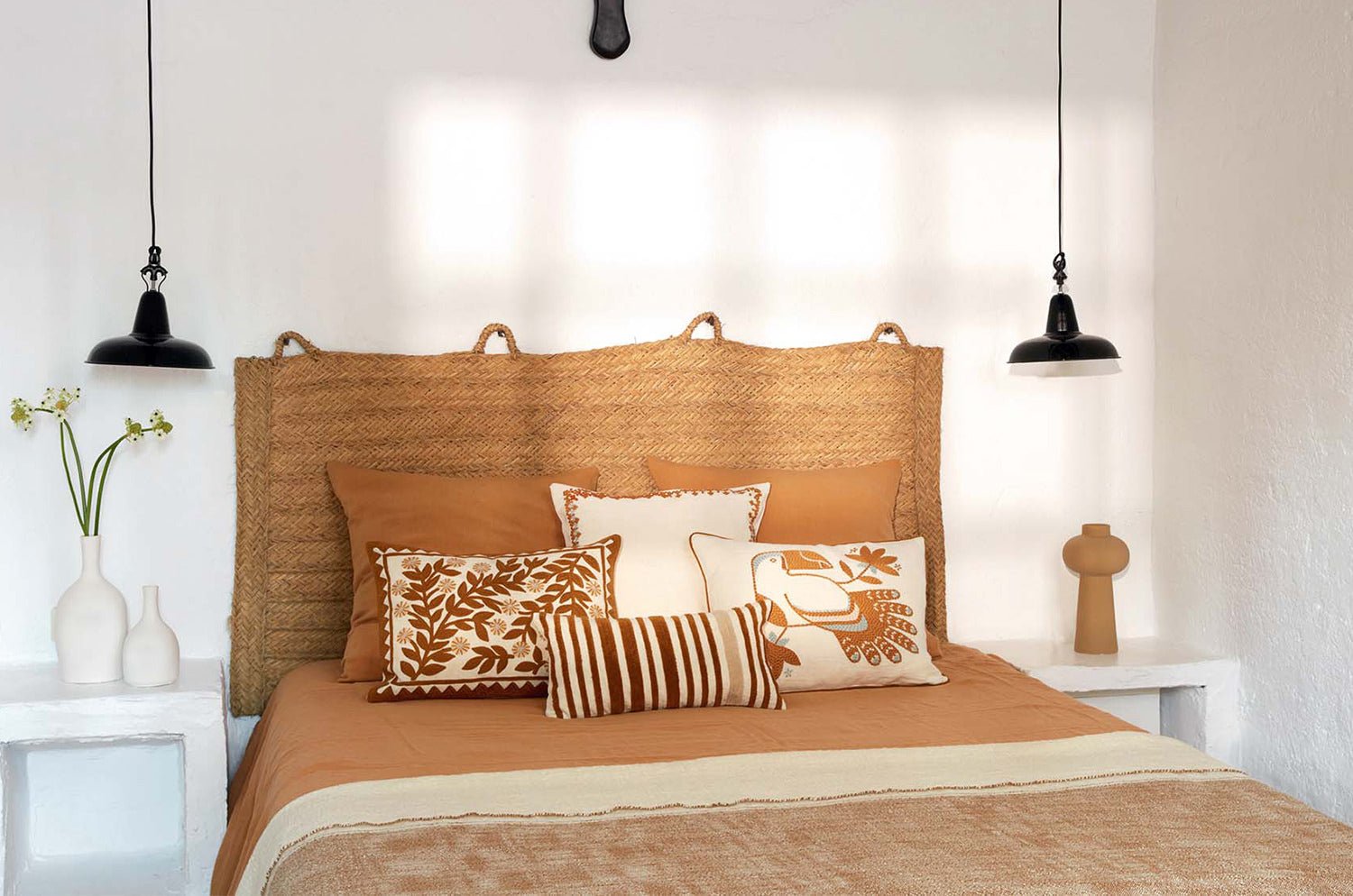 【海外取寄品】ELITIS(エリティス) Canopee クッション(Safran) 55x40cm 中材付 - HOUSE OF JAPAN Shop