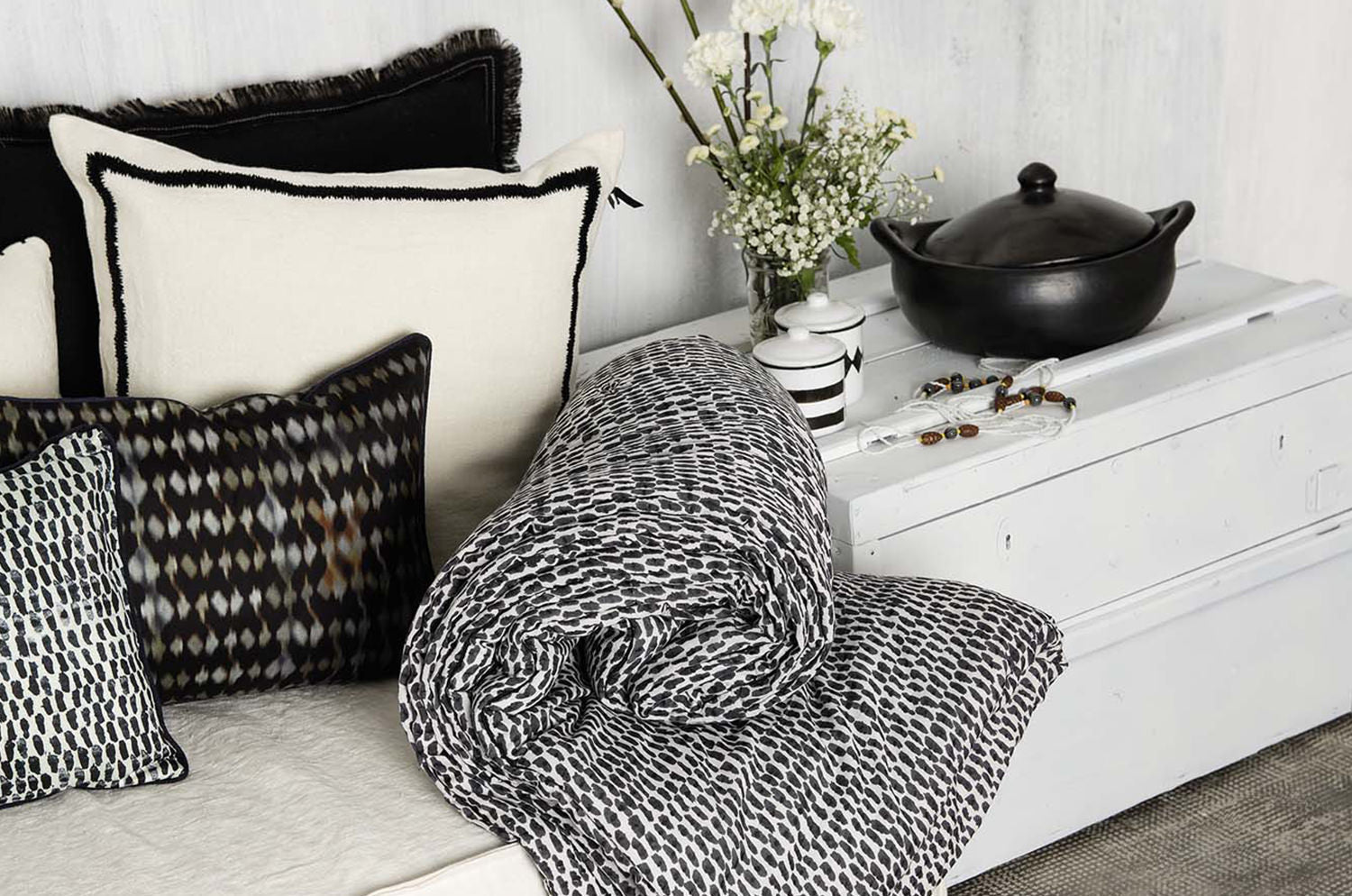 【海外取寄品】ELITIS(エリティス) Kea クッション(Snow) 50x50cm 中材付 - HOUSE OF JAPAN Shop