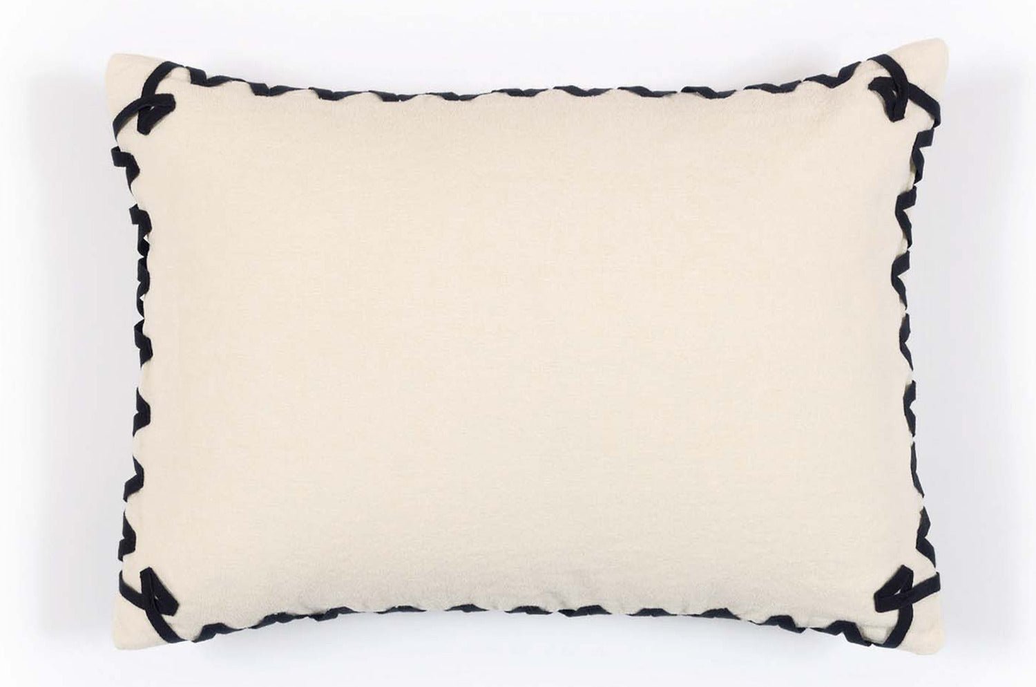 【海外取寄品】ELITIS(エリティス) Liberty クッション(Albâtre) 55x40cm 中材付 - HOUSE OF JAPAN Shop