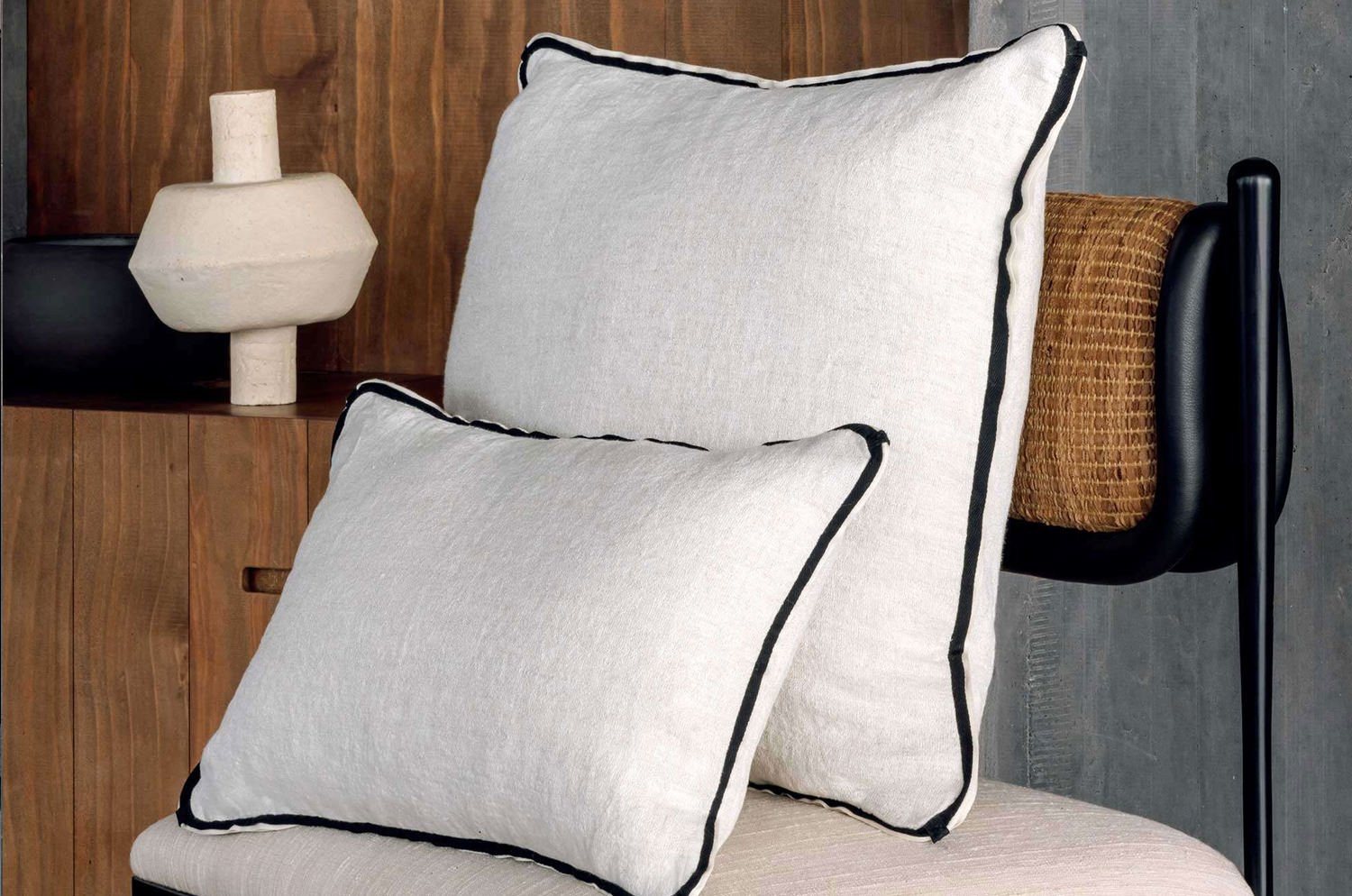 【海外取寄品】ELITIS(エリティス) Manhattan Square クッション(Galet) 50x50cm 中材付 - HOUSE OF JAPAN Shop