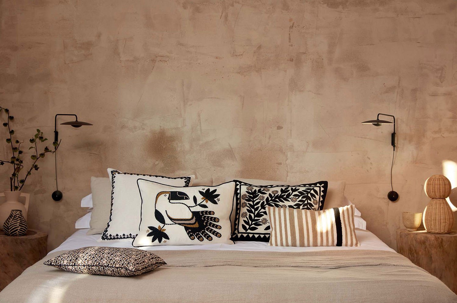 【海外取寄品】ELITIS(エリティス) Maya クッション(Réglisse) 50x50cm 中材付 - HOUSE OF JAPAN Shop