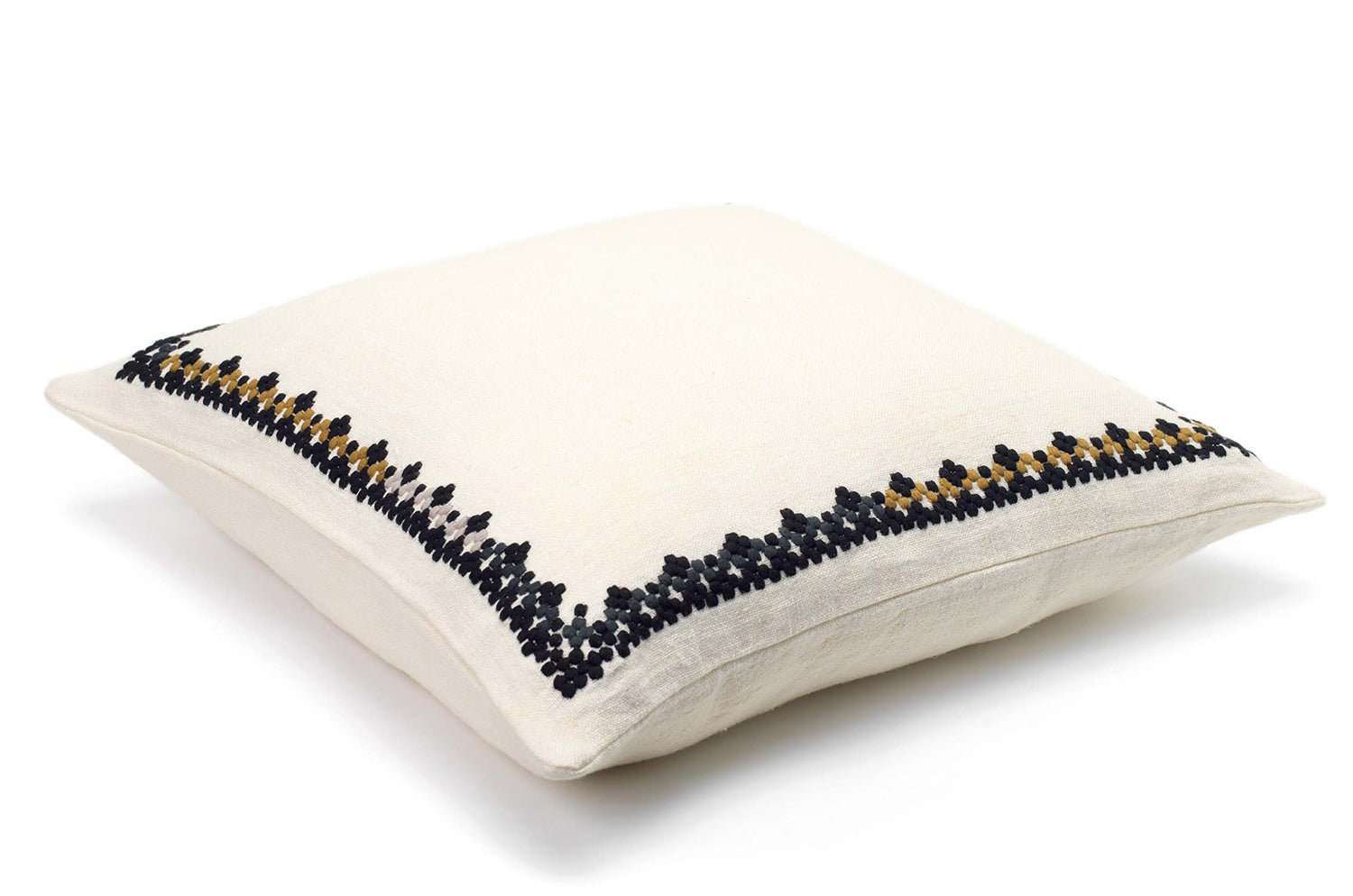 【海外取寄品】ELITIS(エリティス) Maya クッション(Réglisse) 50x50cm 中材付 - HOUSE OF JAPAN Shop