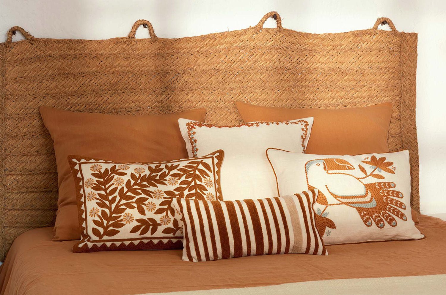 【海外取寄品】ELITIS(エリティス) Monterrey クッション(Safran) 50x25cm 中材付 - HOUSE OF JAPAN Shop