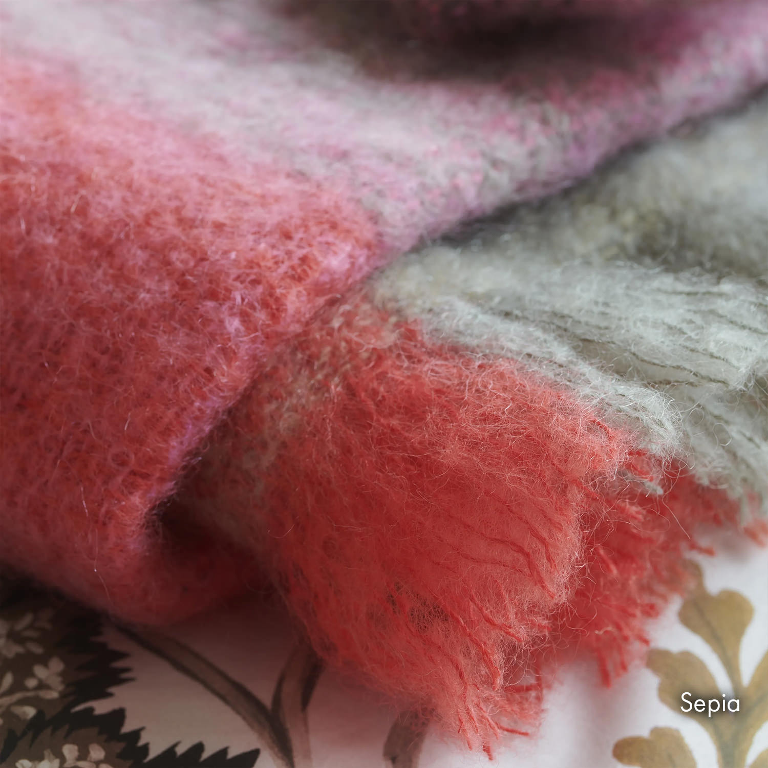 Fontaine Throw フォンテーヌ スロー｜Designers Guild（デザイナーズギルド） - HOUSE OF JAPAN Shop