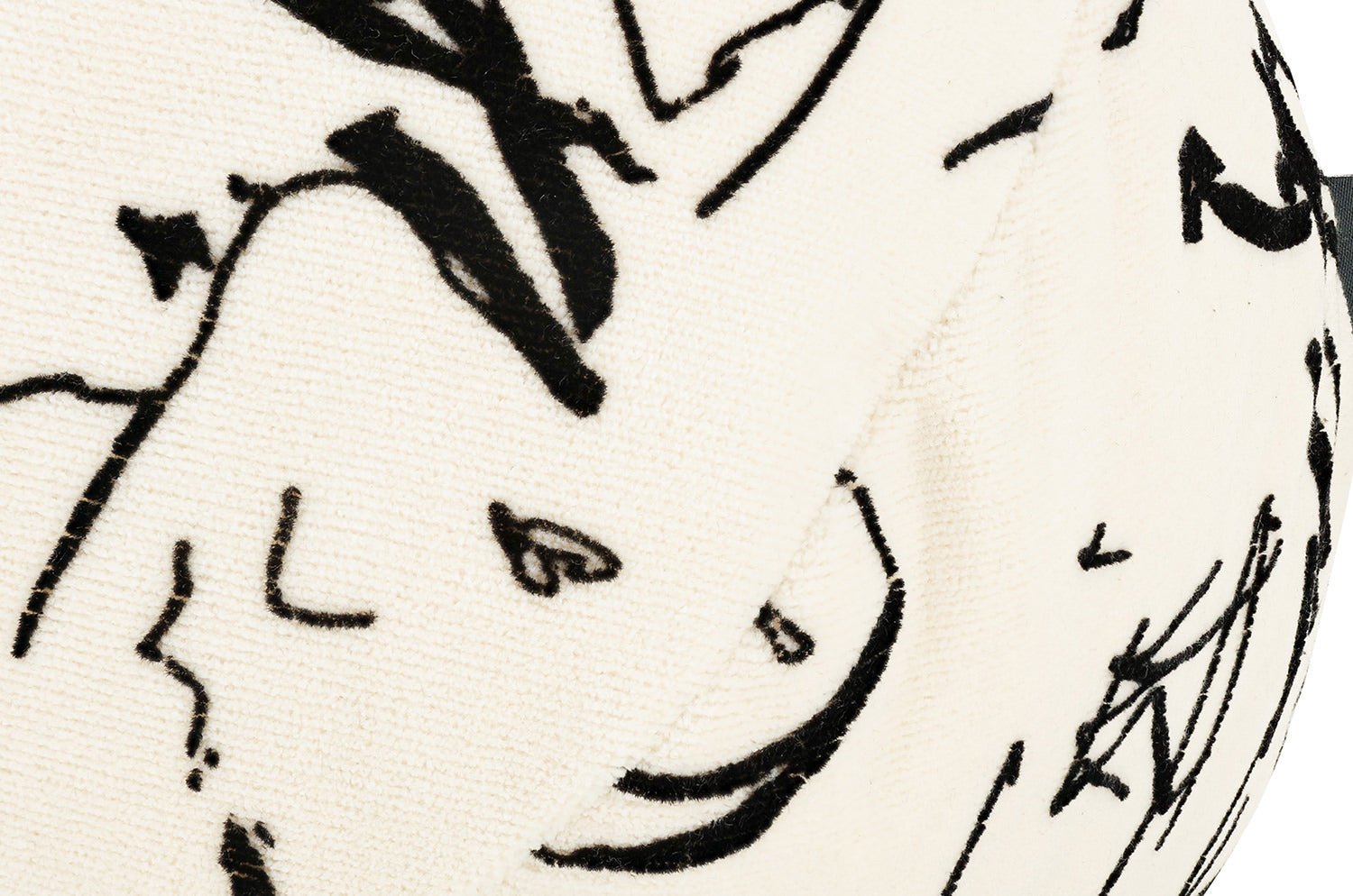 【海外取寄品】kirkbydesign(カークビー・デザイン) Scribble クッション(Monochrome) 直径35cm 中材付 - HOUSE OF JAPAN Shop