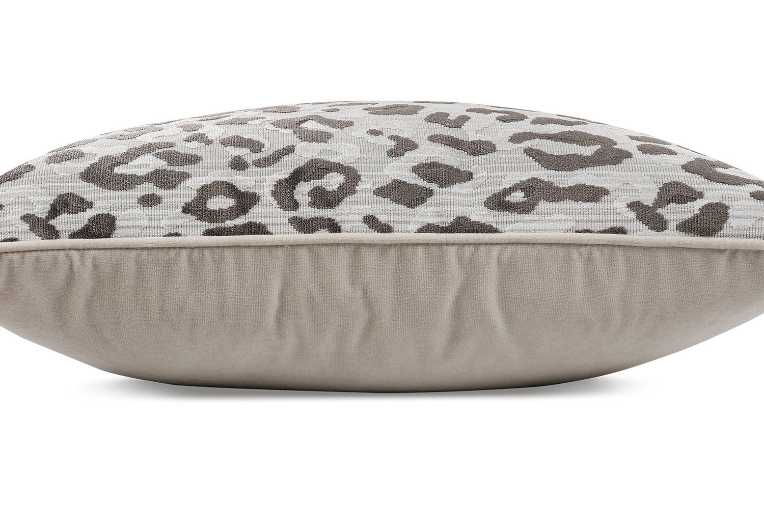 【海外取寄品】ROMO(ロモ) Mimi Velvetクッション(Gris) 65x65cm 中材付 - HOUSE OF JAPAN Shop