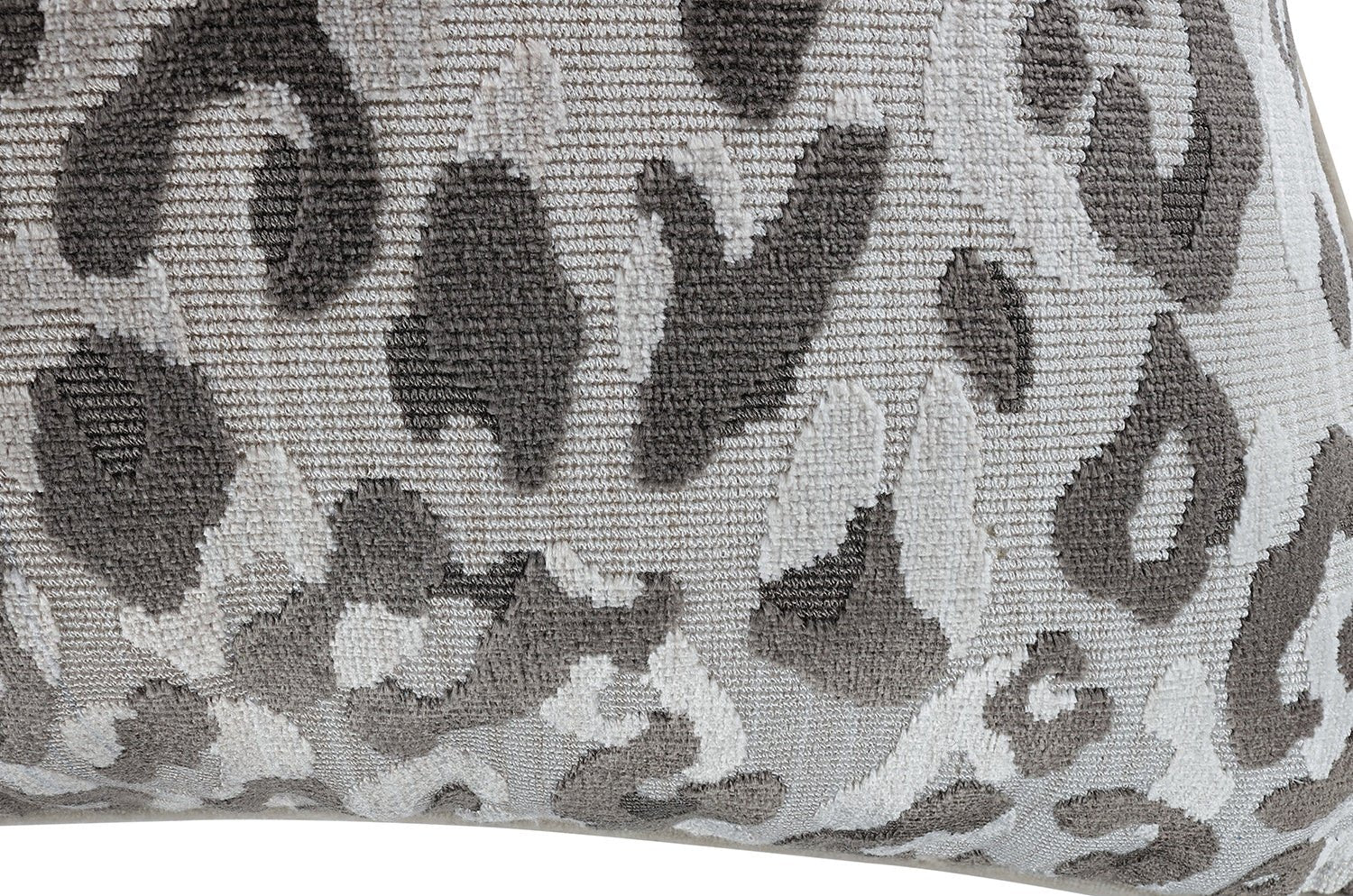 【海外取寄品】ROMO(ロモ) Mimi Velvetクッション(Gris) 65x65cm 中材付 - HOUSE OF JAPAN Shop