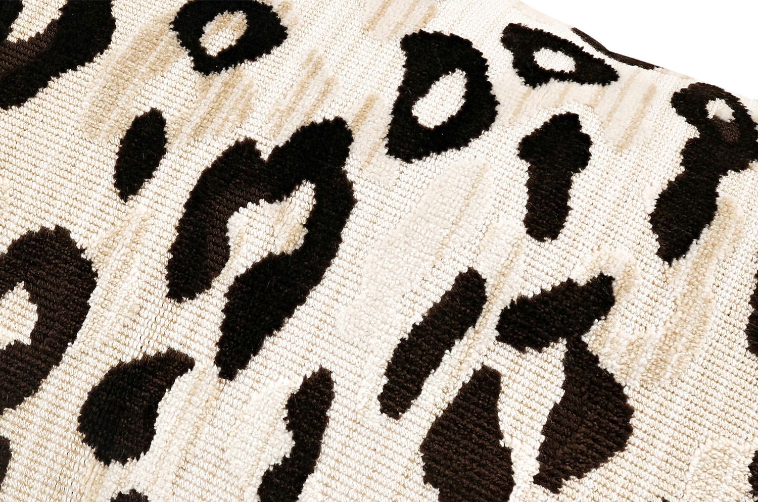 【海外取寄品】ROMO(ロモ) Mimi Velvetクッション(Tan) 60x40cm 中材付 - HOUSE OF JAPAN Shop