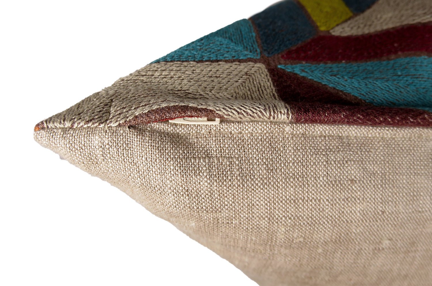 The Alexandrie アレクサンドリー フレンチ総刺繍 リネン混クッション(Beige）60×60cm 中材付 - HOUSE OF JAPAN Shop