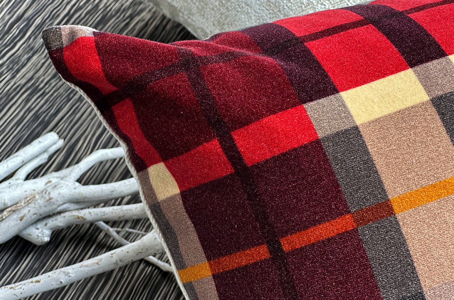 The Brochier TARTAN ブロシエ タータン クッションカバー 50×50cm - HOUSE OF JAPAN Shop