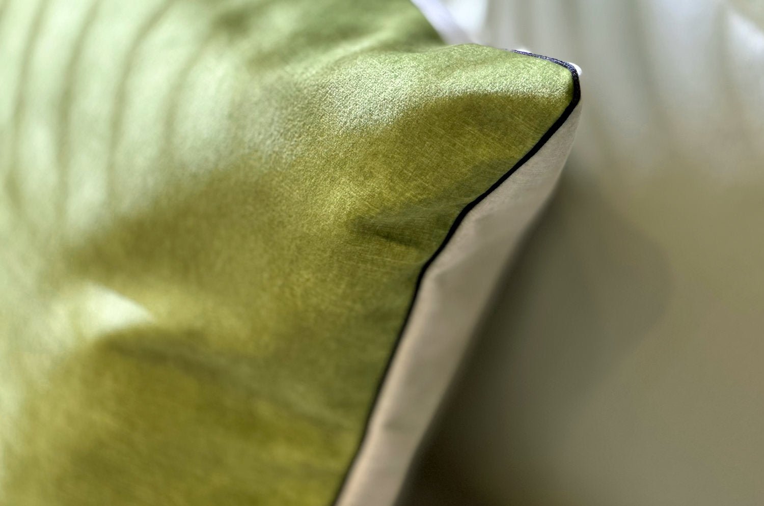 The CASAMANCE カサマンス ニット・ベルベット ツートンクッション(セージ＆アイボリー) 45×30cm 中材付 - HOUSE OF JAPAN Shop