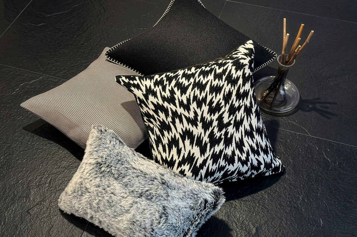 The Flash Monochrome イーリー キシモト ファブリック クッションカバー 50×50cm - HOUSE OF JAPAN Shop
